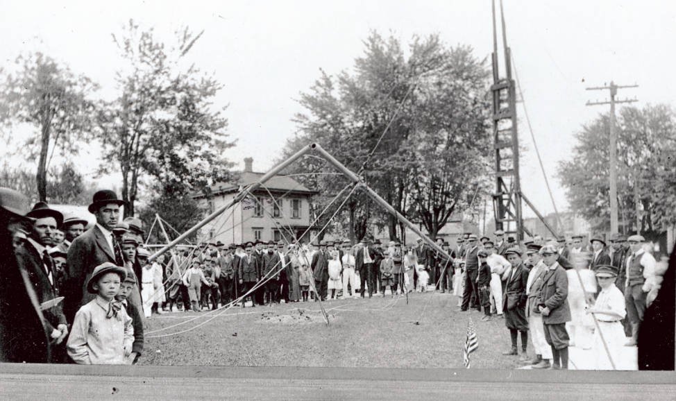 Unsuccessful flag raising on July 4, 1918, Pemberville, Ohio. Courtesy of the Pemberville Public Library via Ohio Memory.